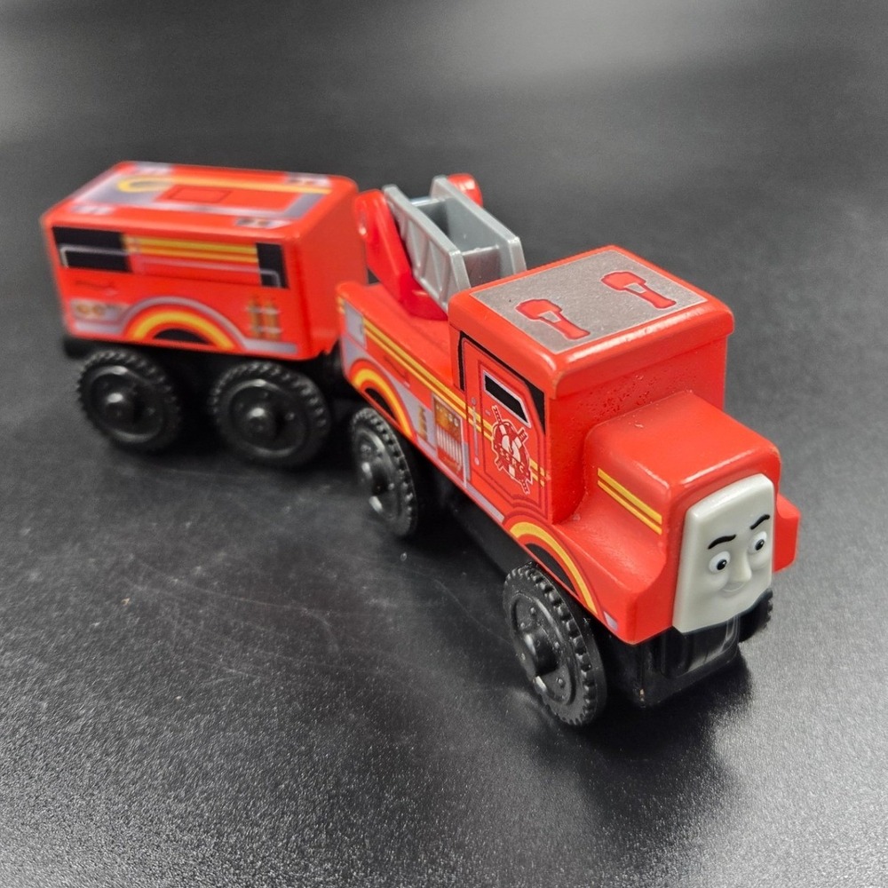 Thomas & Friends Wood Flynn the Fire Engine and Tender GGG64 Red Toy Train
